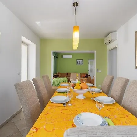 Lavanda By Guide Mednjan