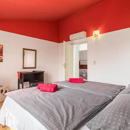 Lavanda By Guide * Mednjan