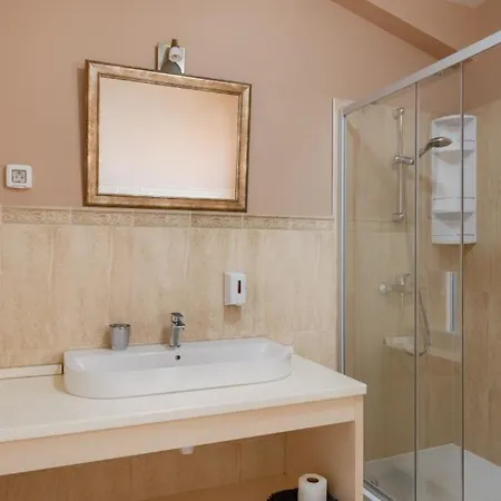 Lavanda By Guide * Mednjan